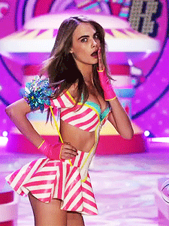 Cara Delevingne Gets Her Sweet Pussy Devoured - British Supermodel Cunnilingus Feast picture 1 of 1