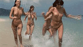 Amateur Nude Beach Fun: Teen Girls Running Naked in the Ocean'