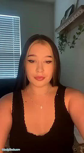 19yo Thirsty Cock: Boobs, NSFW, Teenage Needyslut