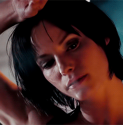 Sienna Guillory Getting Devoured - English Celebrity Pussy Eating picture 1 of 1