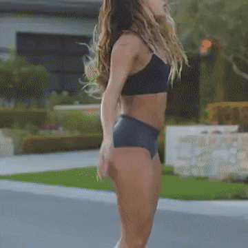 Sommer Ray's Fat Booty Jiggling picture 1 of 1