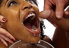 Luna Corazon Takes a Hot Load'
