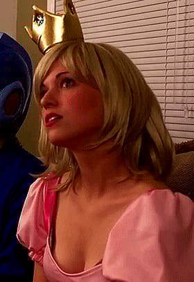 Twerk Queen Dodger Shakes That Cosplay Booty'