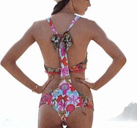 Kendall Jenner Gets Devoured - Cunnilingus Queen Squirts Everywhere!'