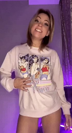 Busty Blonde Bounces Those Juicy Melons'