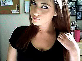 Thirsty Brunette Gets Herself Off'