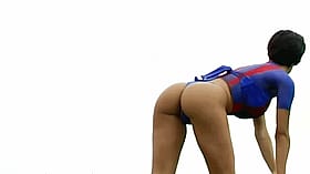 Spicy Latina Fitness Babe Showin' Off That Booty'