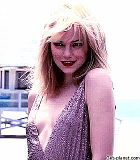 Emma Stone Getting Frisky - Scottsdale Stunner Gets Steamy'