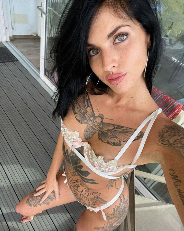 Tatted Redhead vs Raven-Haired Baddie - Which Queen Gets Your Load? picture 1 of 1