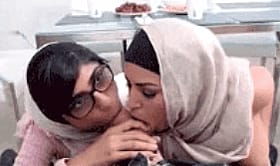 Dirty Muslim hotties tag-teaming a thick white dick'