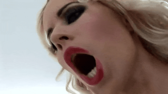Blonde Goddess Gets Devoured picture 1 of 1