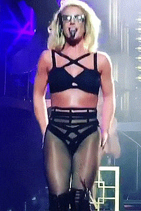 Britney Spears's Sexy Performance: A Sizzling Show in Lace'