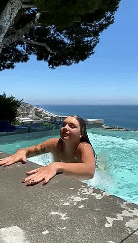 Busty Gabbie Carter Gets Off Hard'