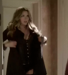 Sarah Chalke Gettin' Her Slutty Scrubs On picture 1 of 1