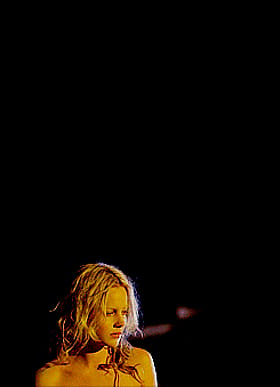 Blonde Babe Abbie Cornish Gets Frisky Under the Moon'