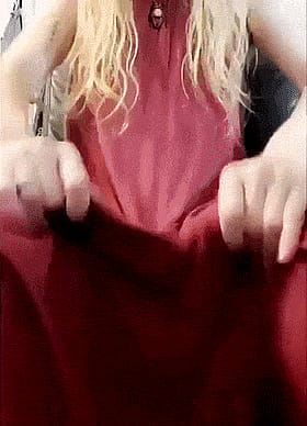 Teen Peels Down & Fingers Her Wet Box'