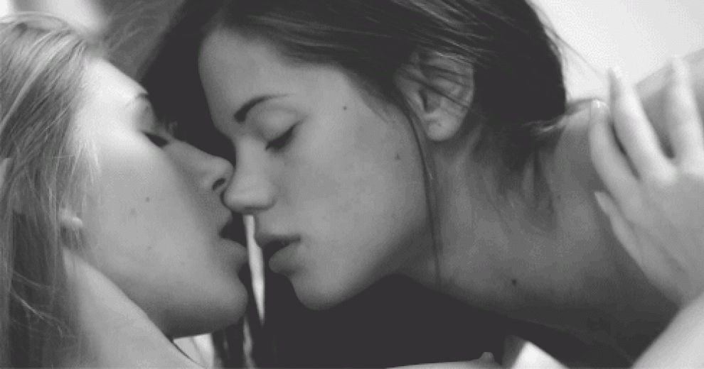 Sapphic Sizzle: G-L-O-R-I-A's Deep Dive into Pussy Paradise picture 1 of 1